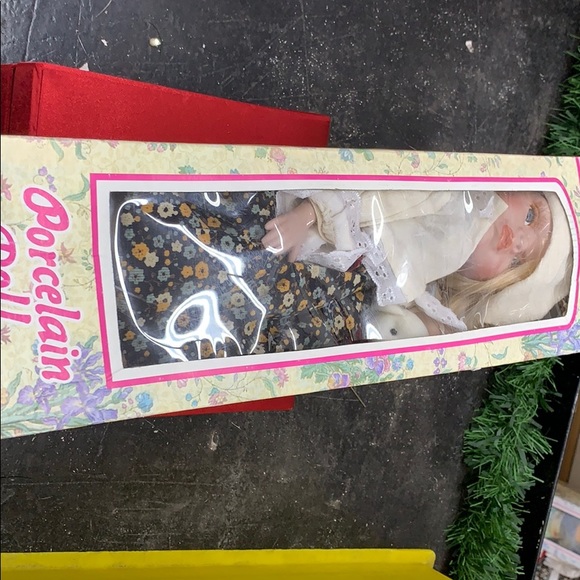 Porcelain dolls - Picture 2 of 2